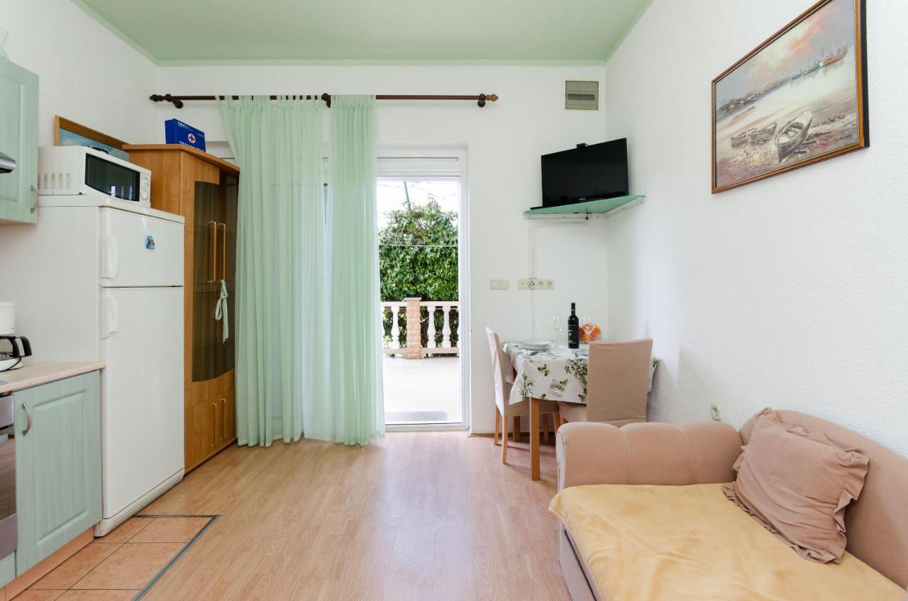 Apartments Mijatovic Lopar Bagian luar foto