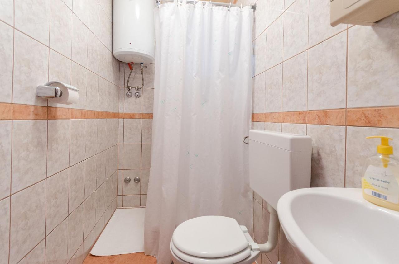 Apartments Mijatovic Lopar Bagian luar foto