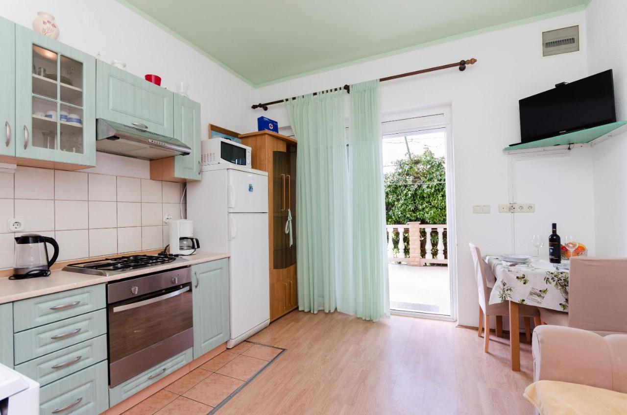 Apartments Mijatovic Lopar Bagian luar foto