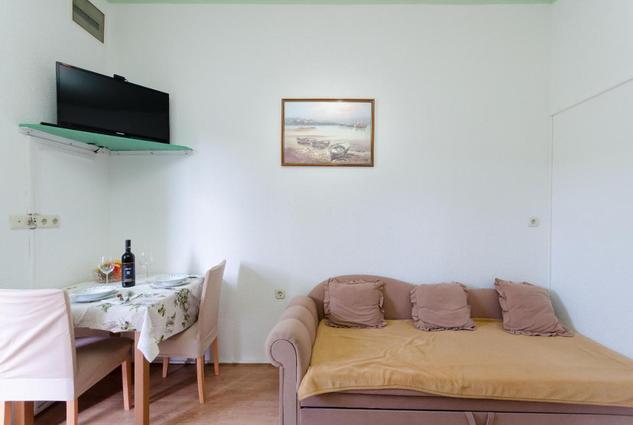 Apartments Mijatovic Lopar Bagian luar foto