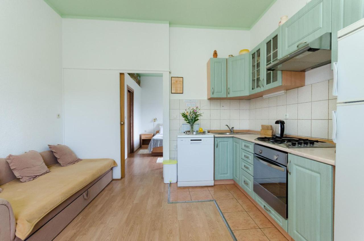 Apartments Mijatovic Lopar Bagian luar foto