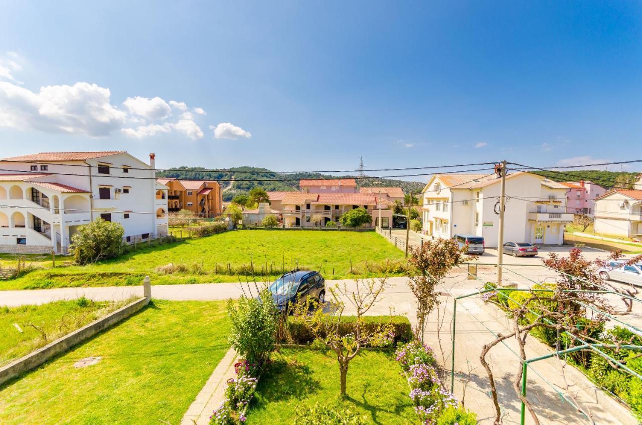 Apartments Mijatovic Lopar Bagian luar foto